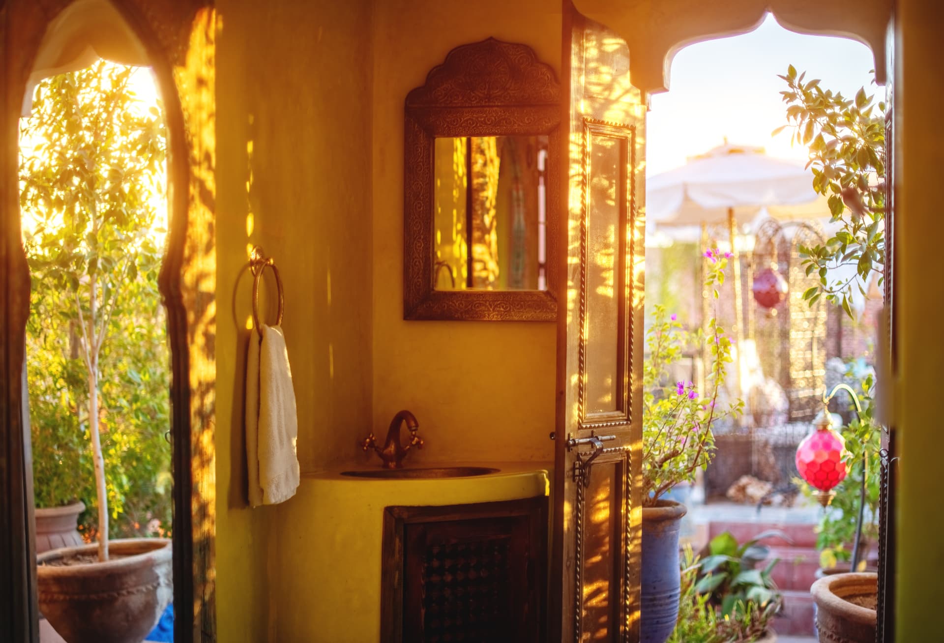 Rooms & suites at Riad Persephone — Rest, reimagined in Moroccan craft.